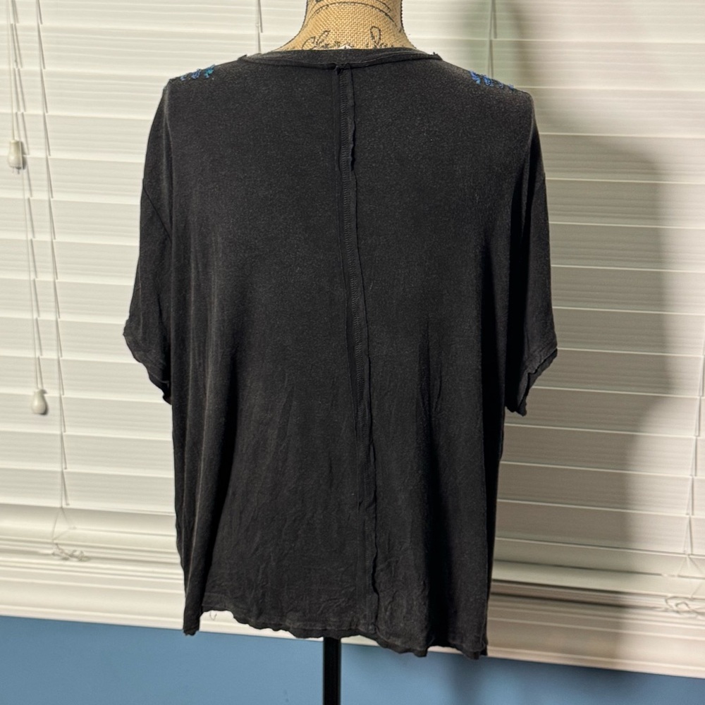 POL Black Top with Gold and Teal Birds of a Feather Sequin  -  Medium - Picture 4 of 8